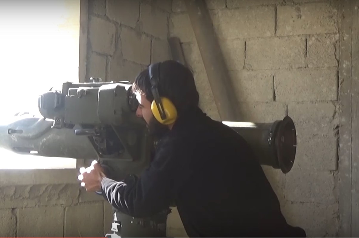 May man tang T-72 Syria song sot sau khi linh TOW-2A-Hinh-2